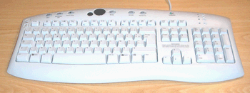 La victime de ce nettoyage : un clavier Logitech Access Keyboard
